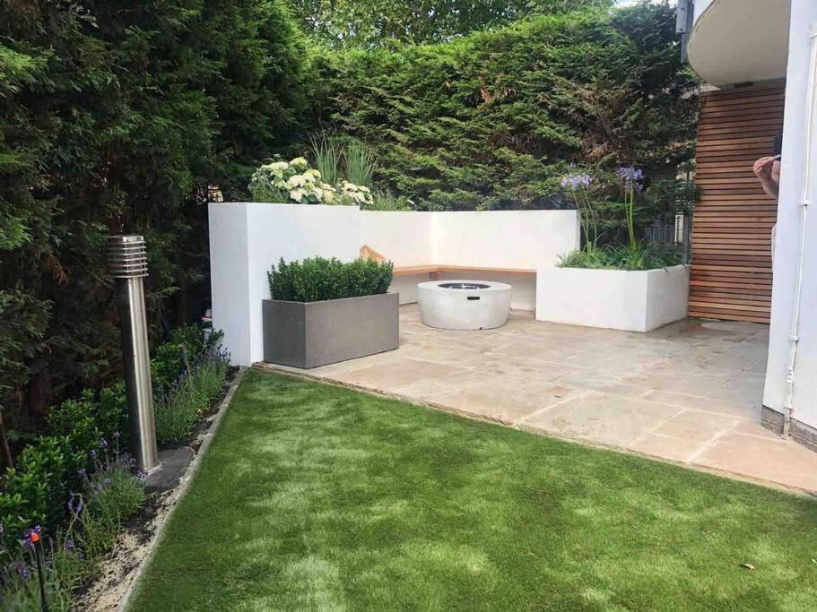 •Mangohauslondon• •Airconditioned•Garden•Fire Pit• Dış mekan fotoğraf